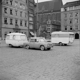 turyści na wrocławskim rynku