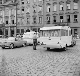 turyści na wrocławskim rynku