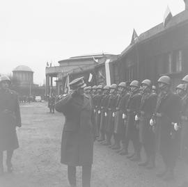 Uroczystość powitania Marszałka Spychalskiego przed Halą Ludową