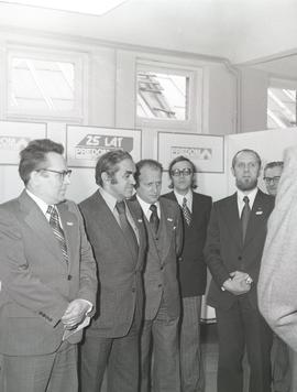 Goście na otwarciu wystawy sprzętu - jubileusz 25-lecia Polaru